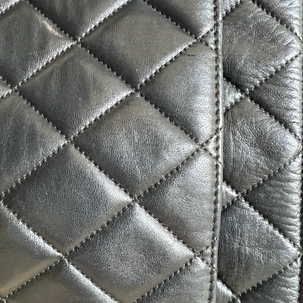 Vintage CHANEL Black Quilted Leather Shoulder Bag with 24K Gold Chain Straps - Picture 6 of 16